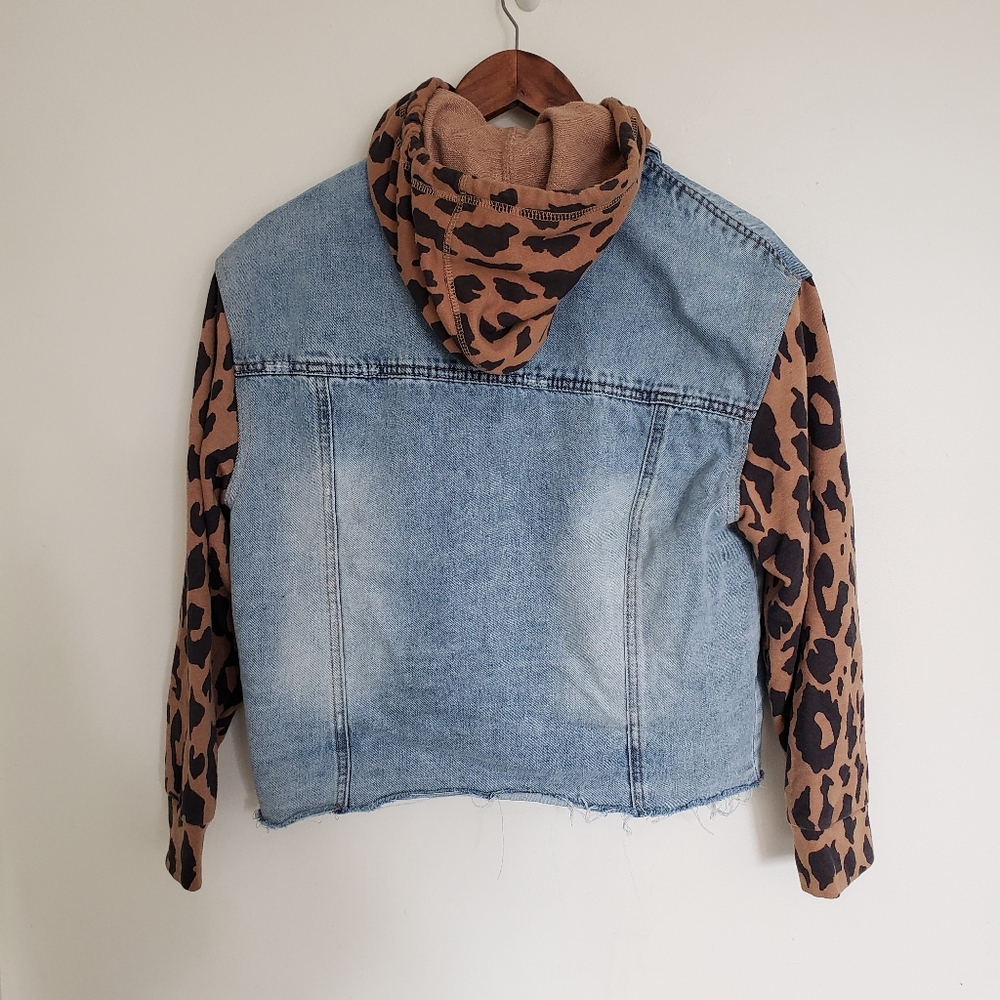 🌞SOLD🌞 Kensie Jeans Jean Jacket Womens Size Medium Leopard Print Raw Hem - Picture 5 of 11